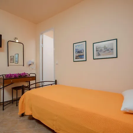 Appart hôtel Francesca 2*